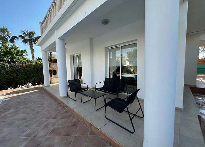 Villa Demetra, Coral Bay