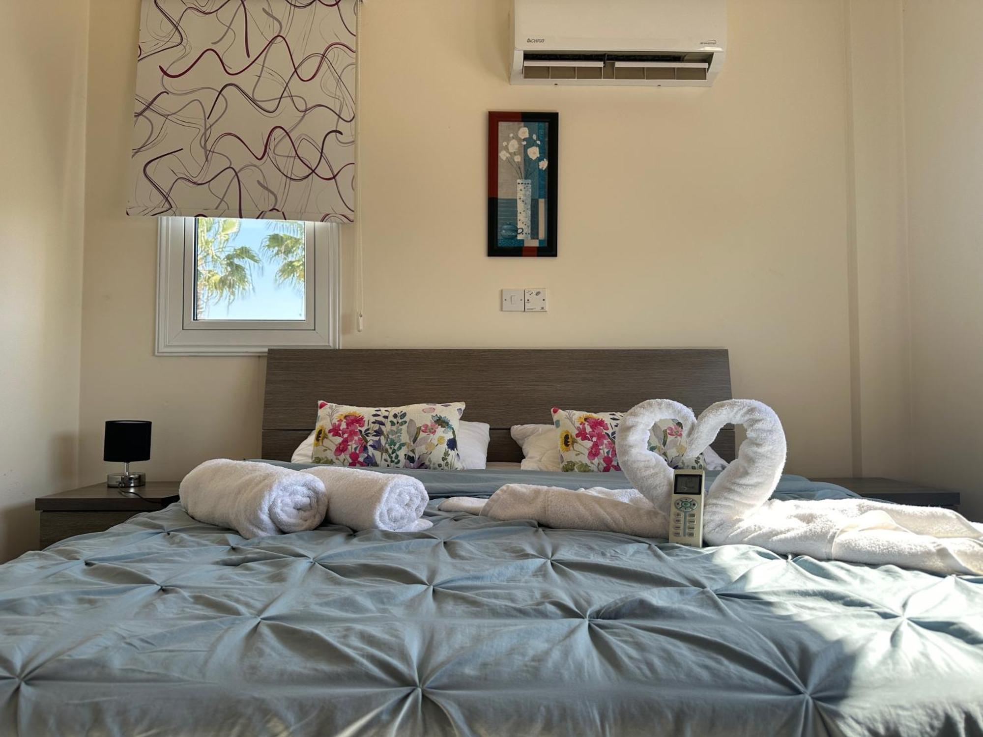 Demetra, Villa Coral Bay